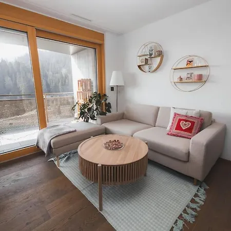 Cosy, Stylish New Flat With And Gym & Shuttle To Lifts