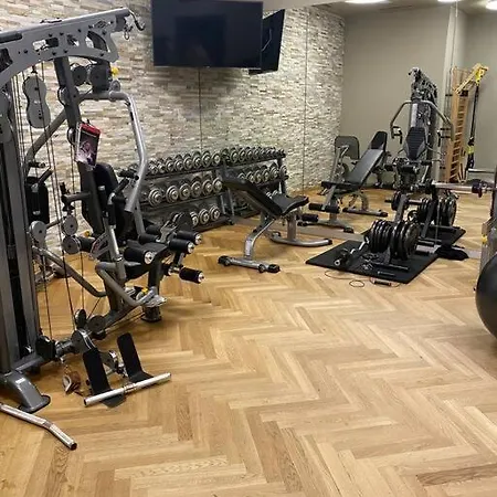 Cosy, Stylish New Flat With And Gym & Shuttle To Lifts 公寓 莱克斯