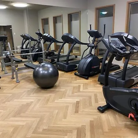 Апартаменты Cosy, Stylish New Flat With And Gym & Shuttle To Lifts Лакс