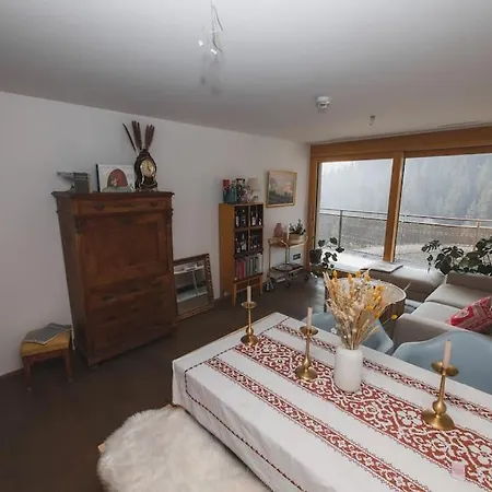 Cosy, Stylish New Flat With And Gym & Shuttle To Lifts Apartment Laax