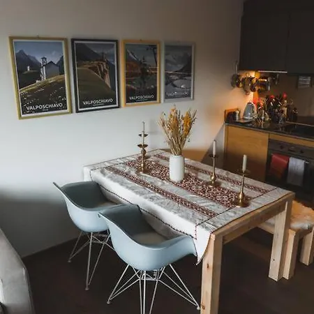 Cosy, Stylish New Flat With And Gym & Shuttle To Lifts *