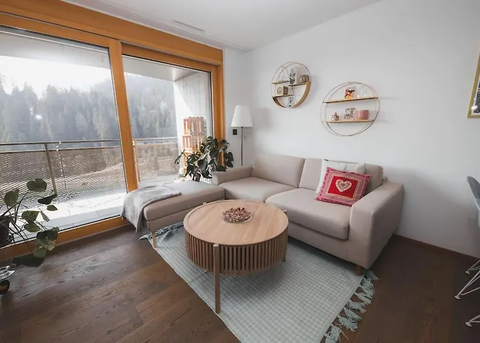 Cosy, Stylish New Flat With And Gym & Shuttle To Lifts